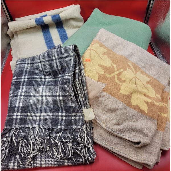 4 Throw Blankets
