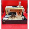 Image 1 : VTG Singer Sewing Machine