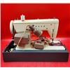 Image 2 : VTG Singer Sewing Machine