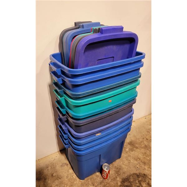 10 Rubbermaid Totes w/Lids