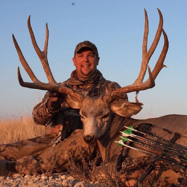 Trophy Nebraska Mule Deer Hunt for 1 Hunter with Oldaker Outfitting