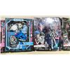 Image 3 : 5 ASSORTED MONSTER HIGH DOLLS INCLUDING; CLAWDEEN WOLF, TWYLA, ROCHELLE GOYLE, FRANKIE STEIN &