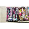 Image 2 : 5 ASSORTED MONSTER HIGH DOLLS INCLUDING; FRANKIE STEIN, LAGOONAFIRE & DRACULAURA
