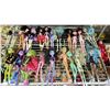 Image 4 : SHELF OF ASSORTED MONSTER HIGH DOLLS