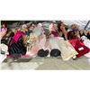 Image 3 : SHELF OF ASSORTED DOLLS INCLUDING; BARBIE, BRATZ & MORE