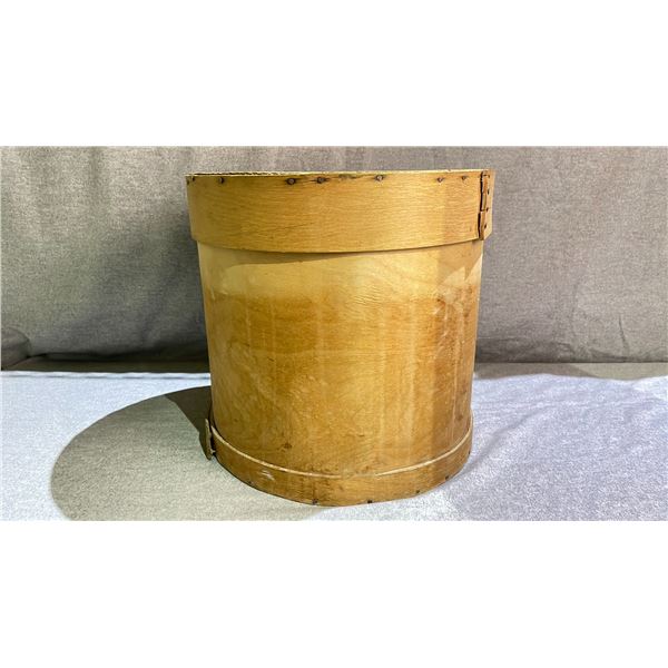 ANTIQUE ROUND WOODEN CHEESE BOX 17" X 13.5"