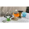 Image 3 : LOT OF ASSORTED ART GLASS VASES & BASKETS