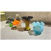 Image 4 : LOT OF ASSORTED ART GLASS VASES & BASKETS