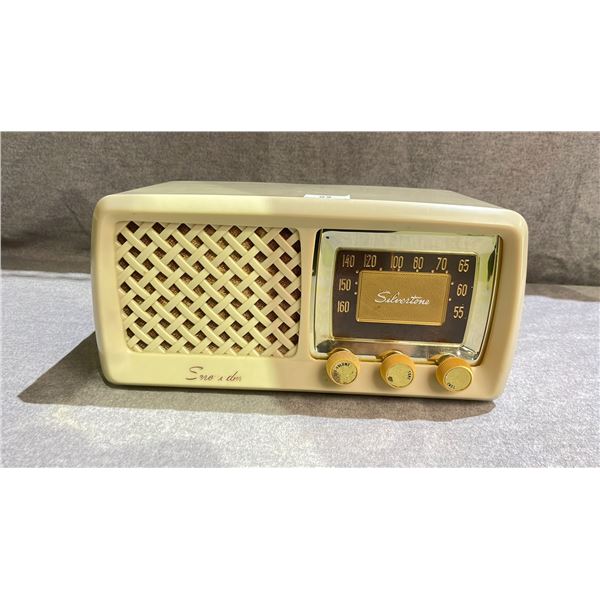 ANTIQUE SILVERTONE RADIO C817.3060