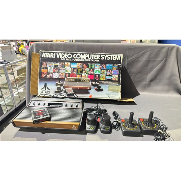 ATARI VIDEO COMPUTER SYSTEM WITH ORIGINAL BOX, CONTROLLERS & GAME PROGRAM COMBAT