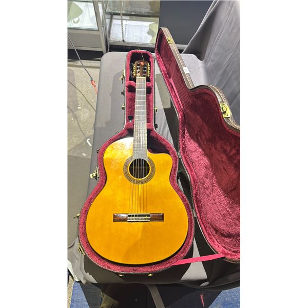NEW WORLD ACOUSTIC GUITAR WITH HARD CASE