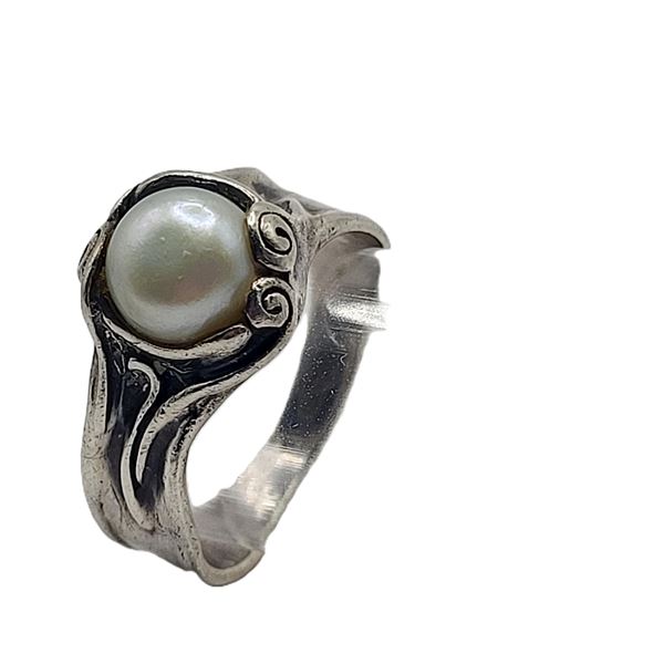 Brutalist Pearl Ring in Sterling Silver
