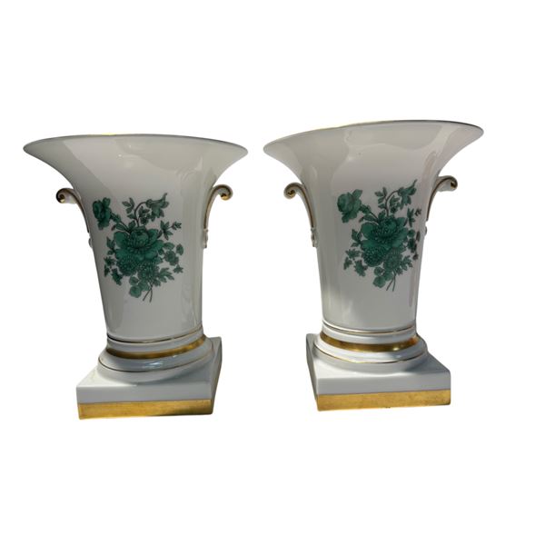 2 Decorative Vases