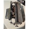 Image 2 : Vintage Underwood Type Writer
