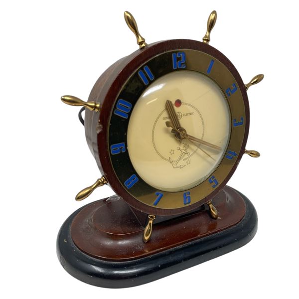 Vintage General Electric Ships Wheel Desk Clock
