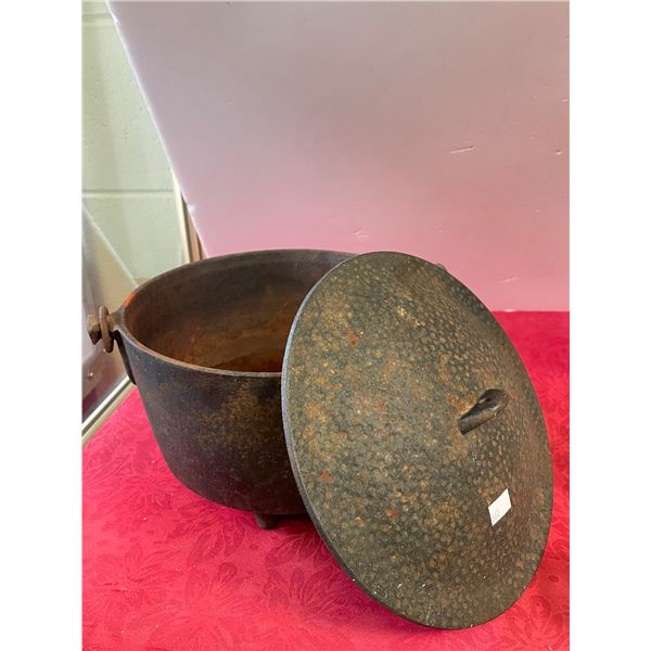 Vintage Cast Iron Hanging Pot