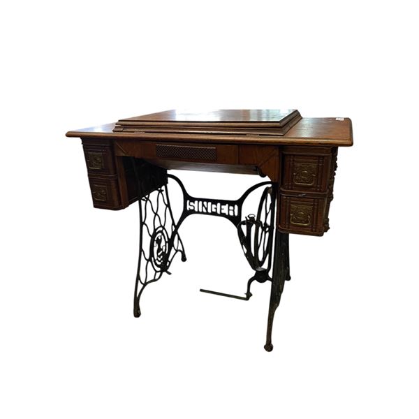 Vintage Singer Sewing  Desk With Built In Sewing Machine