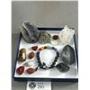 Image 3 : Nice Assorted Crystal & Rock In Gift Box - Geode, Bracelet, Pyrite, & More