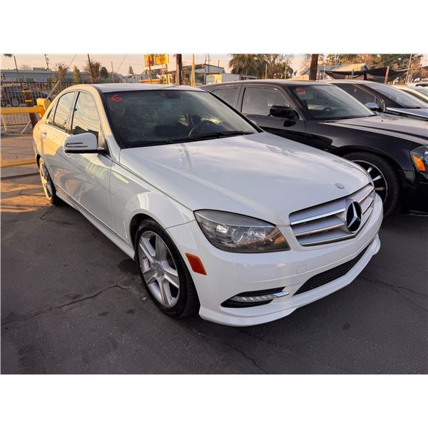 2011 Mercedes Benz C300 - CLEAN/121,829 Mi