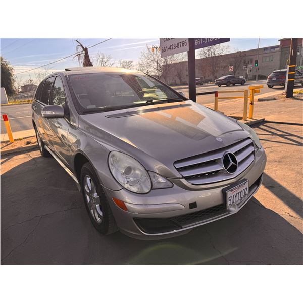 2006 Mercedes Benz R350 - CLEAN/168,114 Mi