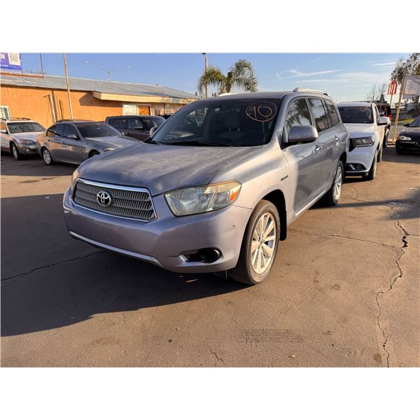 Toyota Highlander- CLEAN/134,411 Mi