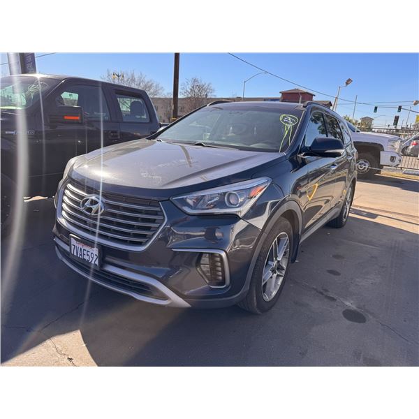 2016 Hyundai Santa Fe - CLEAN/