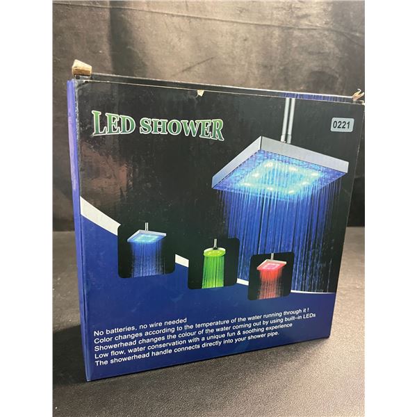 1 LED Shower Head/Colour-Changing Shower Head - Brand New