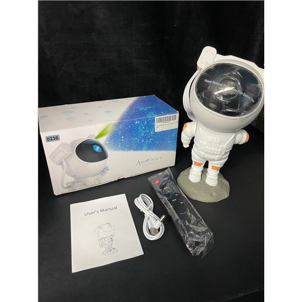 1 Astronaut Star Projector/Star Galaxy Projector Night Light with Remote Control - New