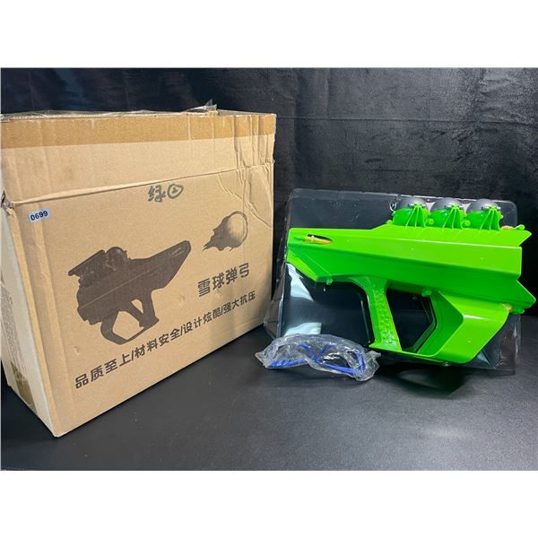 1 Green Snowball Cannon/Launcher Toy - Brand New