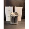 Image 1 : 2 Universal 12 Slot Fuse Blocks - New