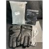 Image 1 : 2 Pairs of Heated Winter Gloves (USB-Powered) with 2 Wulcea USB-Powerbanks - Brand New!