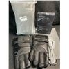 Image 1 : 2 Pairs of Heated Winter Gloves (USB-Powered) with 2 Wulcea USB-Powerbanks - Brand New!