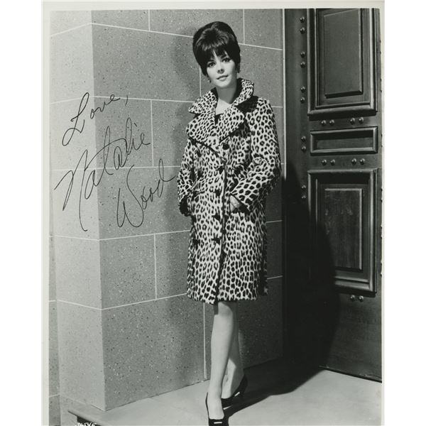 Natalie Wood signed photo. GFA Authenticated