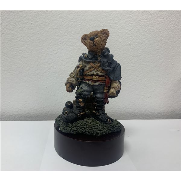 Boyd's Bear Civil War statue