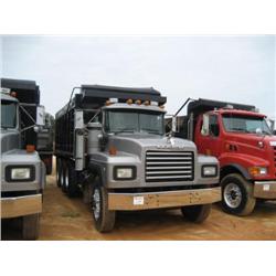 1998 MACK RD690S TRI-AXLE DUMP