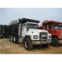 1997 MACK RD690S TRI-AXLE DUMP