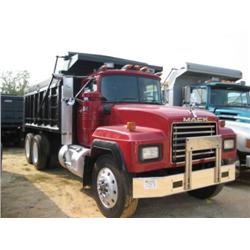 1994 MACK RD688S T/A DUMP