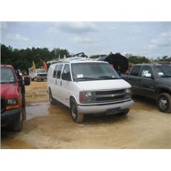 2001 CHEVROLET 2500 VAN TRUCK