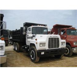 1986 MACK R686 T/A DUMP