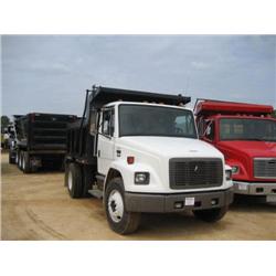2002 FREIGHTLINER FL70 S/A DUMP