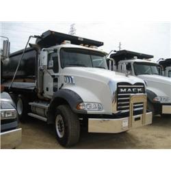 2006 MACK CT713 TRI-AXLE DUMP