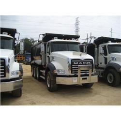 2006 MACK CT713 TRI-AXLE DUMP