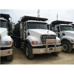 2006 MACK CV713 TRI-AXLE DUMP