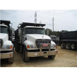2006 MACK CV713 TRI-AXLE DUMP