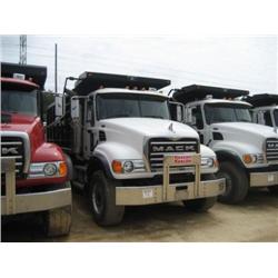 2005 MACK CV713 TRI-AXLE DUMP