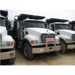 2005 MACK CV713 TRI-AXLE DUMP