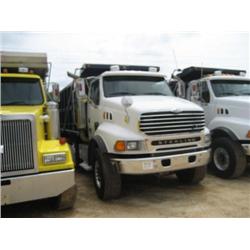 2005 STERLING LT9500 TRI-AXLE DUMP