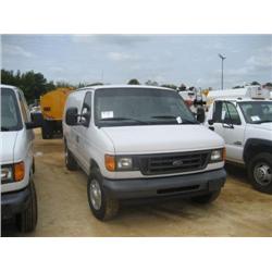 2004 FORD E350 CARGO VAN
