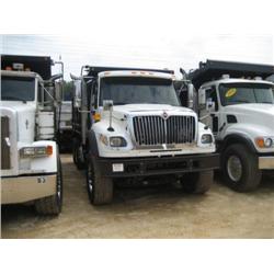 2004 INTERNATIONAL 7600 TRI-AXLE DUMP