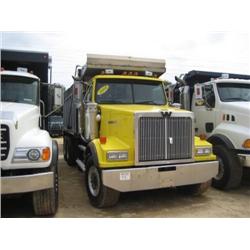 2004 WESTERN STAR TRI-AXLE DUMP